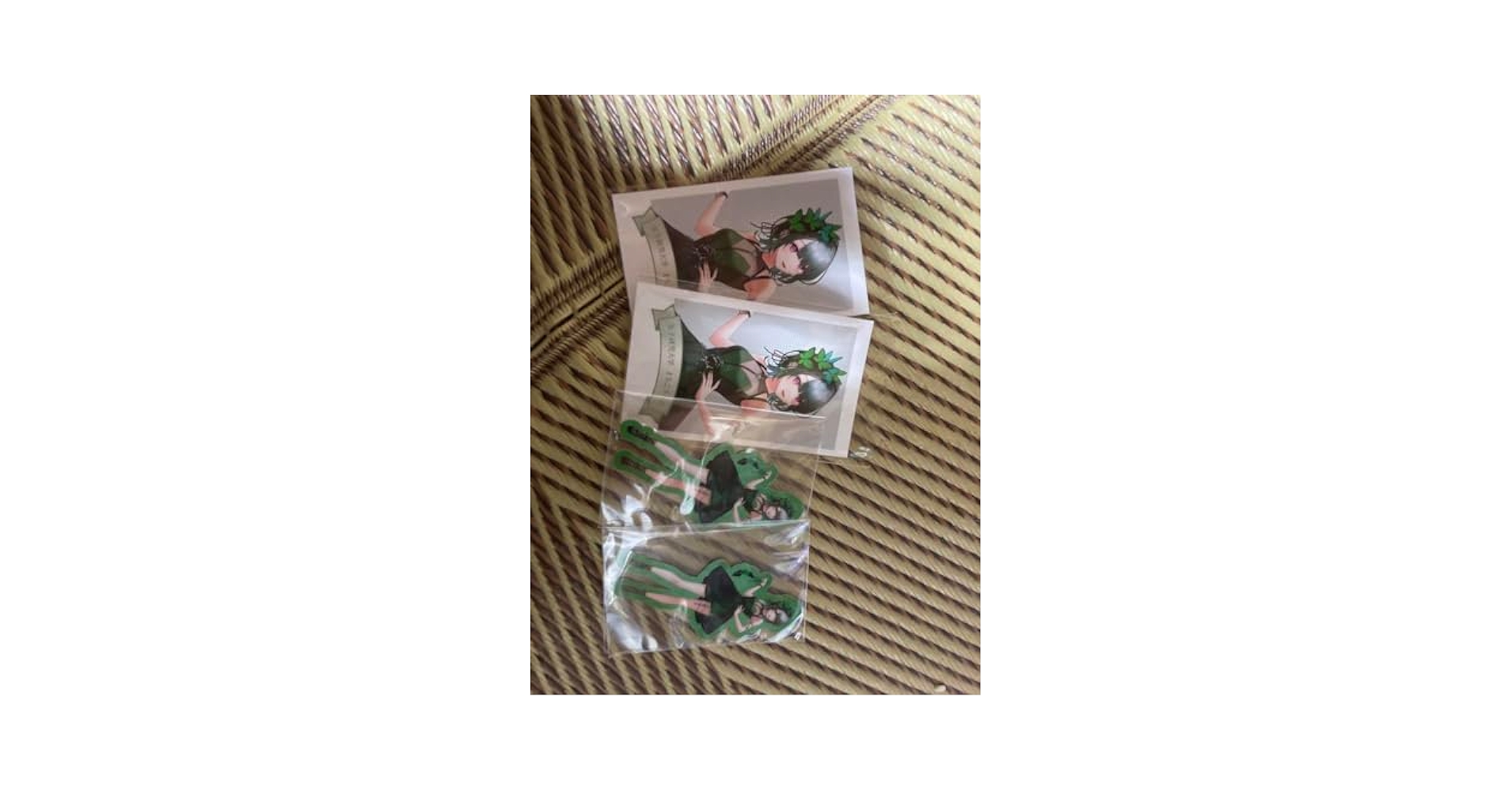 【新品未開封】女子研究大学　LEGENDA フラワー刺繍Tシャツ まちこりーた Amazon.co.jp: 女子研究大学 LEGENDA コラボグッズ フラワー刺繍