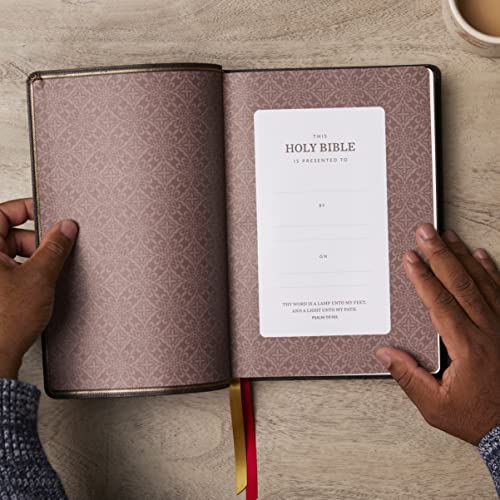 KJV Holy Bible: Super Giant Print with 43,000 Cross References, Black Genuine Leather, Red Letter, C