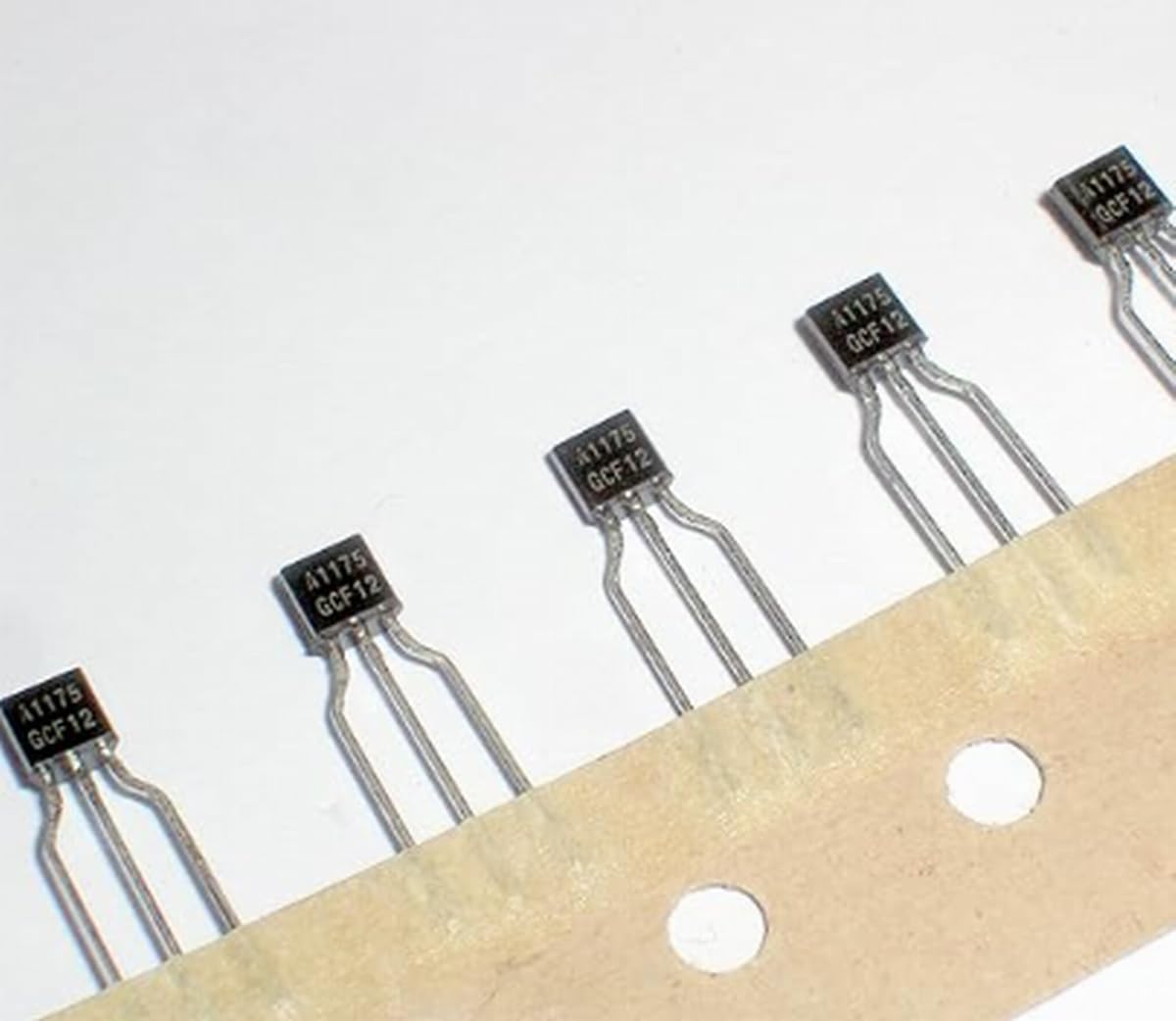 50pcs KSA1175G A1175 Transistor TO-92S