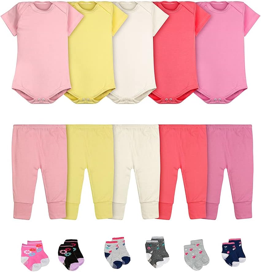 Body Bebê Calça Mijão e Meias Kit 16 Peças Manga Curta Feminino em promoção! Veja a oferta e mais achadinhos de Bebês Hoje é o melhor dia para comprar Body Bebê Calça Mijão e Meias Kit 16 Peças Manga Curta Feminino com aquele preço maroto! Promoção! Aproveite a oferta!