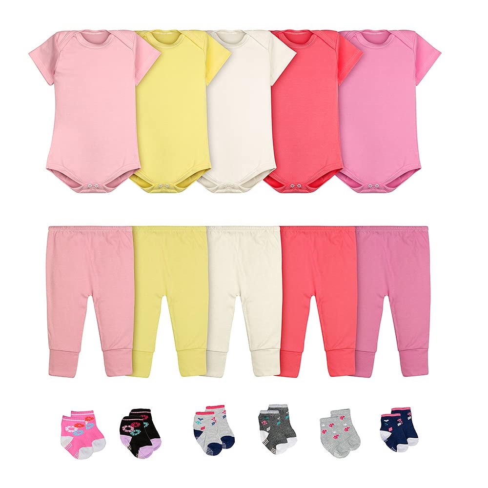 Body Bebê Calça Mijão e Meias Kit 16 Peças Manga Curta Feminino em promoção! Veja a oferta e mais achadinhos de Bebês 2 Hoje é o melhor dia para comprar Body Bebê Calça Mijão e Meias Kit 16 Peças Manga Curta Feminino com aquele preço maroto! Promoção! Aproveite a oferta! 2