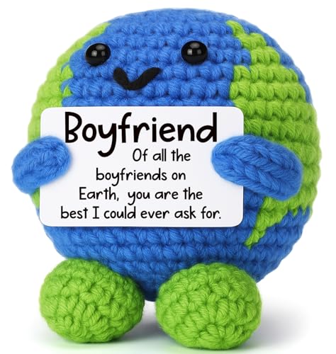 YUEYUQIU Gifts for Boyfriend from Girlfriend, Best Boyfriend on Earth Handmade Crochet Decor,...