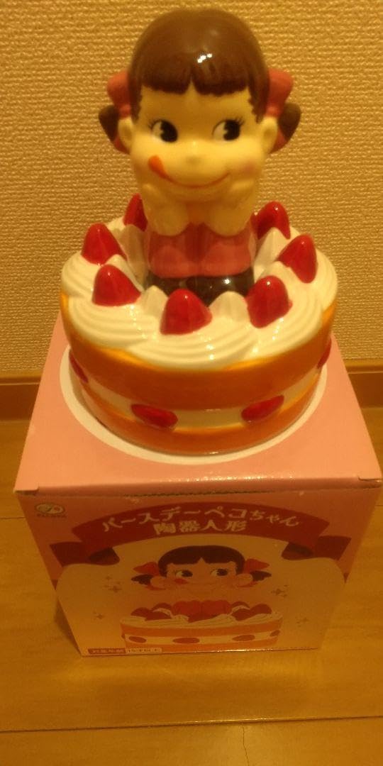 Amazon | 不二家 FUJYA バースデー ペコちゃん 陶器人形 | 人形