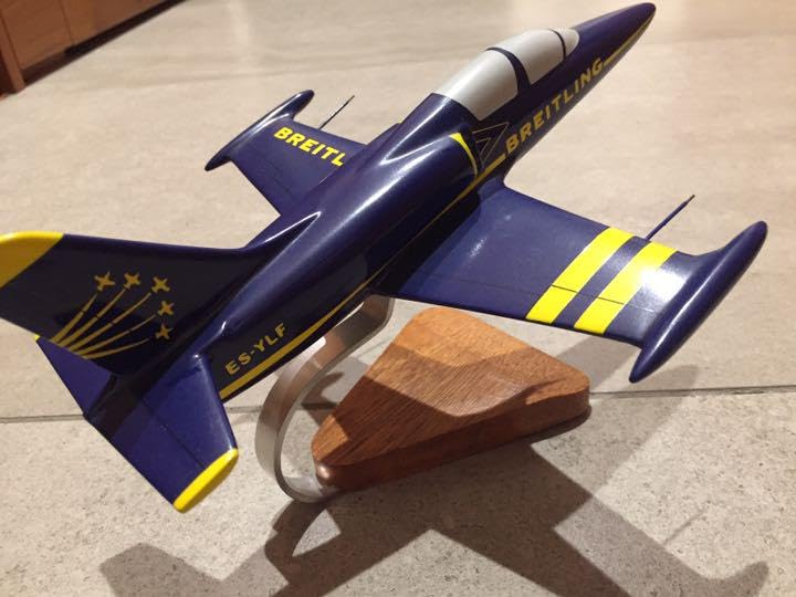 ブライトリング ノベルティ 金属製飛行機モデル Amazon.co.jp: ブライトリング 飛行機 模型 ノベルティ : おもちゃ