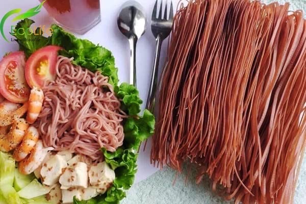 Miniatura 5 de Fideos de arroz integral Natureland, fideos marrones sin gluten, veganos de 8.8 onzas, producto natural recién hecho como té verde Natureland,