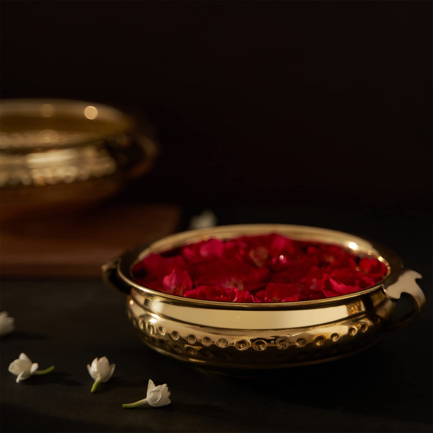 DecorTwist® Decorative Urli Bowl 10 Inch Pack of 1| Laavanya Hammered Brass Urli Pot for Floating Flowers and Tea Light Candles Home and Office Table Decor Diwali Decoration Items (Gold) (B0BRYLV999) Amazon Price History, Amazon Price Tracker