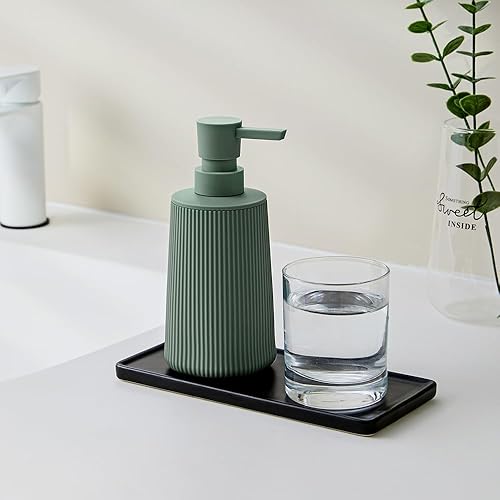 Miniatura 2 de Dispensador de jabón pequeño para baño y cocina, dispensador de jabón de manos de plástico moderno estilo granja a rayas con bomba, verde mate