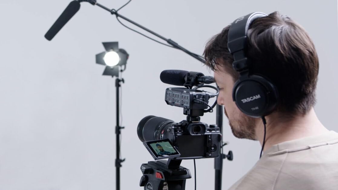 TASCAM CA-XLR2d-N - Adattatore microfono digitale XLR per fotocamere Nikon mirrorless
