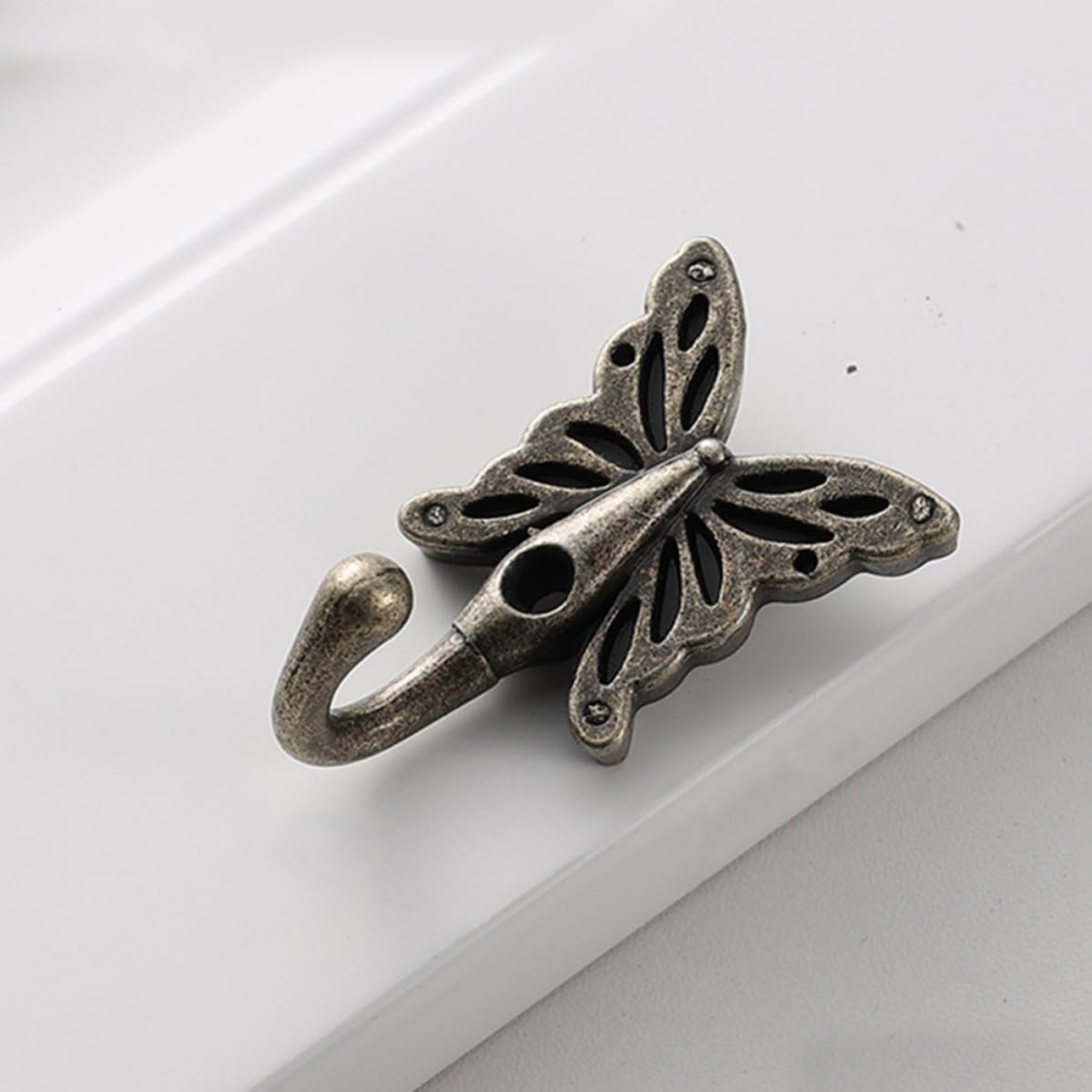 5pcs Zinc Alloy Butterfly Shaped Wall Mounted Hooks with Classic Vintage Design for Easy Installation, Stylish Coat and Towel Hangers Suitable for Home and Office Use