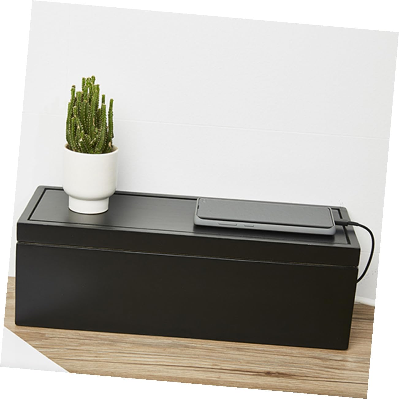 Caja Organizadora de Cables de Plástico Negro Tapa Abierta para Almacenamiento Rápido y Gestión de Enchufes Hogar y Oficina