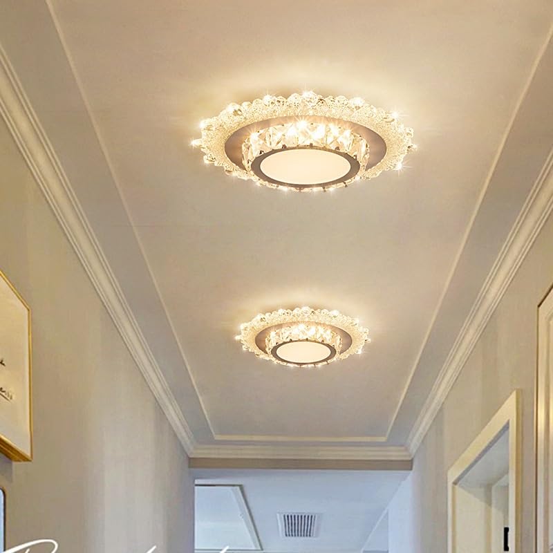 Plafonnier près du plafond pour sublimer les petits espaces