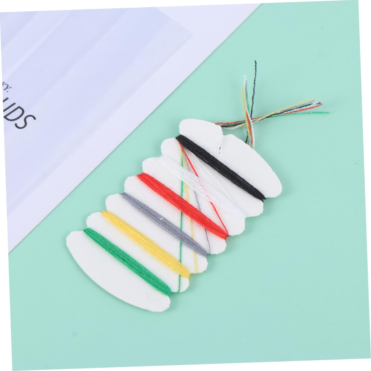 KALLORY 50pcs Sewing Thread Kit for Hotel Disposable Sewing Kit for Beginners Professionals Portable Needle Thread Repair Set