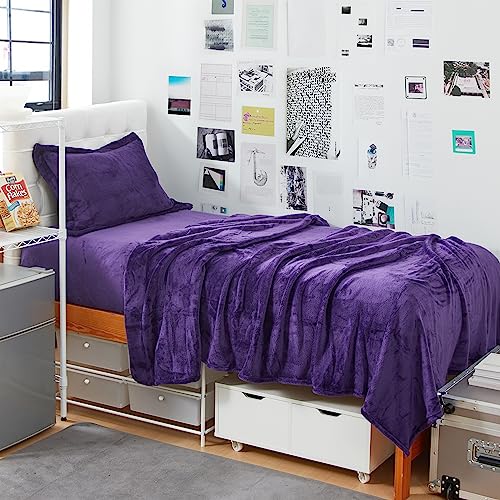 DormCo-Yak-About-It-Underbed-Rolling-Drawers-White