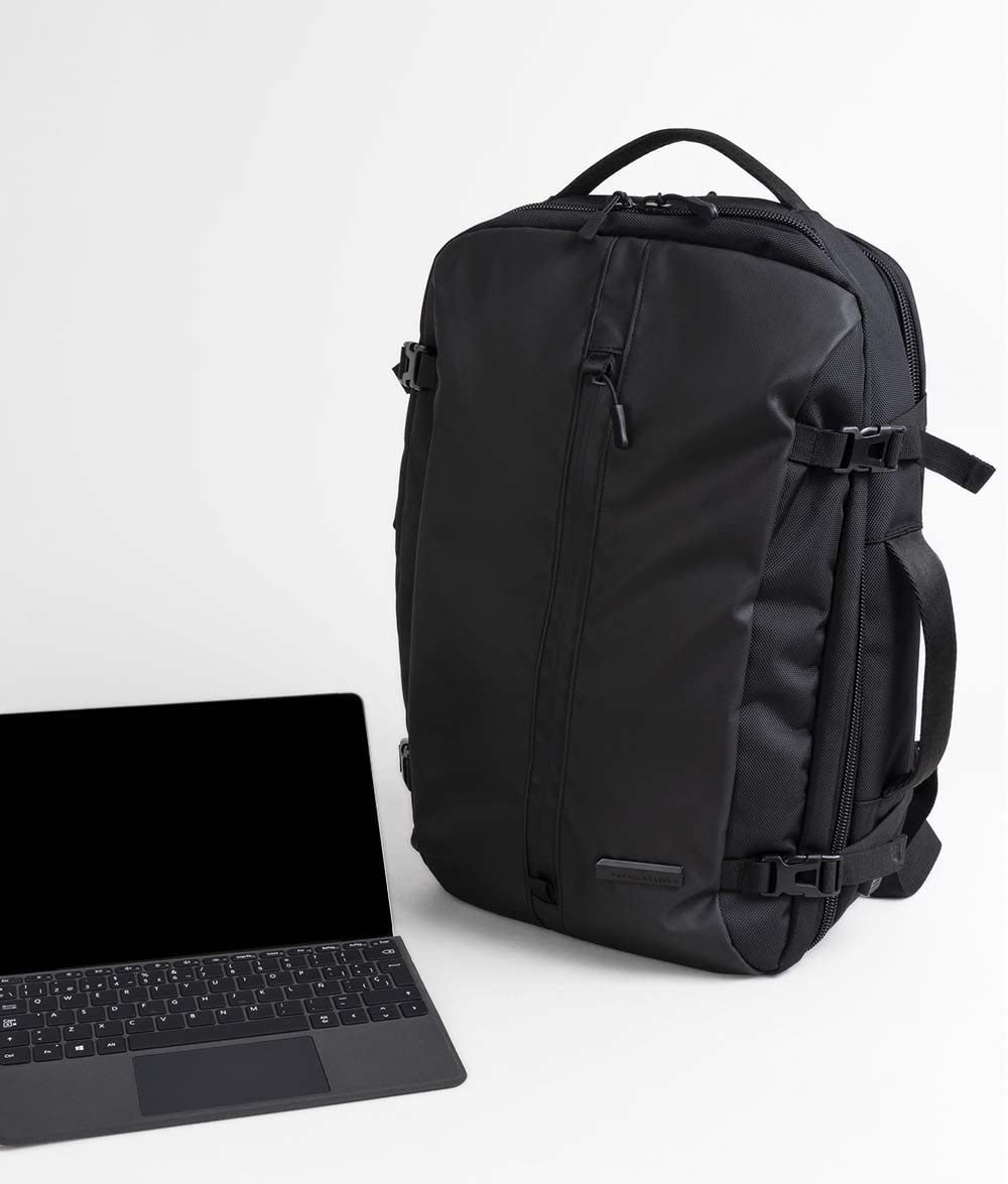 PACO MARTINEZ Mochila de Hombre, Mochila para PC Portátil 46x30x14 cm, Color Negro