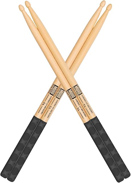 MUSO Bâtons à tambour premium - Bois Hickory Amérique durable et de haute qualité avec poignée en caoutchouc antidérapant, idéal pour les drummers de tous niveaux, parfait pour les tambours, la percussion et la pratique – 5A, 7A, 5B (5A-2pack)