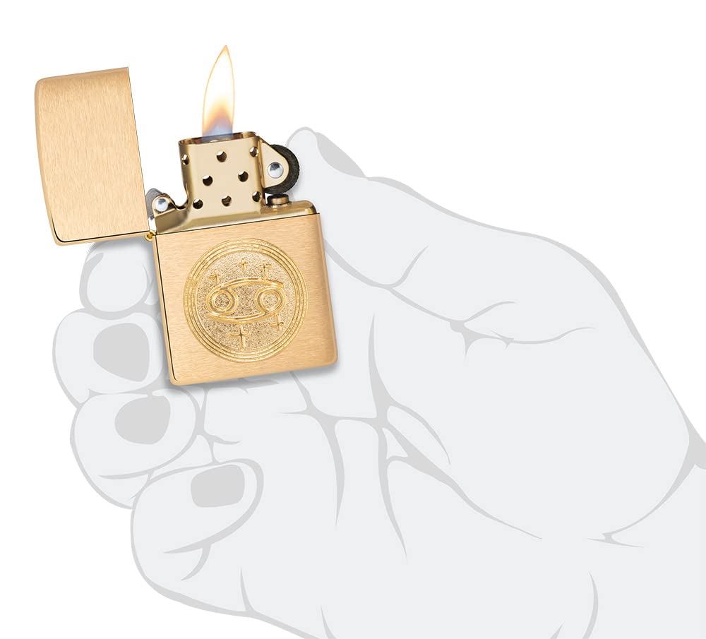 Zippo Briquet Tempête - Emblème Cancer, Zodiaque - Finition Laiton Brossé - Rechargeable - Réutilisable - Design Coupe-Vent - Coffret Cadeau Fabriqué aux États-Unis - Exclusivité Amazon