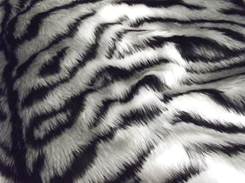 Tissu en fausse fourrure gris argenté qui ne perd pas ses poils 1m