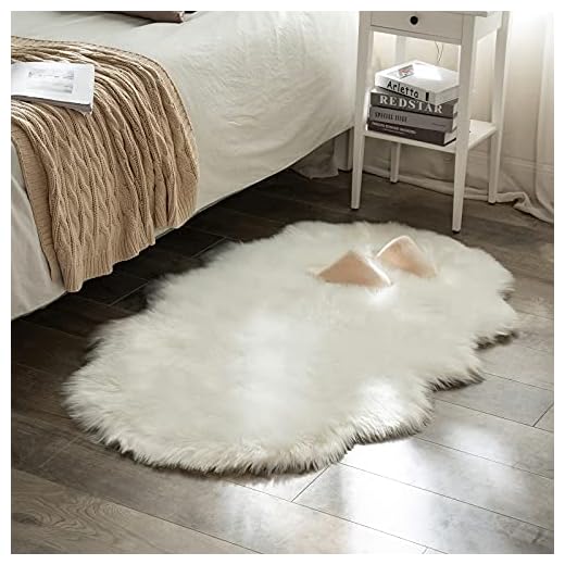 MIULEE Luxury Soft Fluffy Area Rug 3x5 Feet, Faux Fur Sheepskin Rug Decorative Plush Shaggy Carpet for Christmas Decor Bedside Sofa Floor Nursery, White