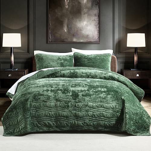 Image of Velvet King Size Comforter Set, Luxurious King Quilt, Green Bedding Set, Soft Plush Bedspread, Lightweight for All Season,Emerald Green