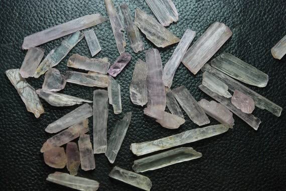 Kunzite Rough authentique Afghanistan lot 100g sans traitement - 2
