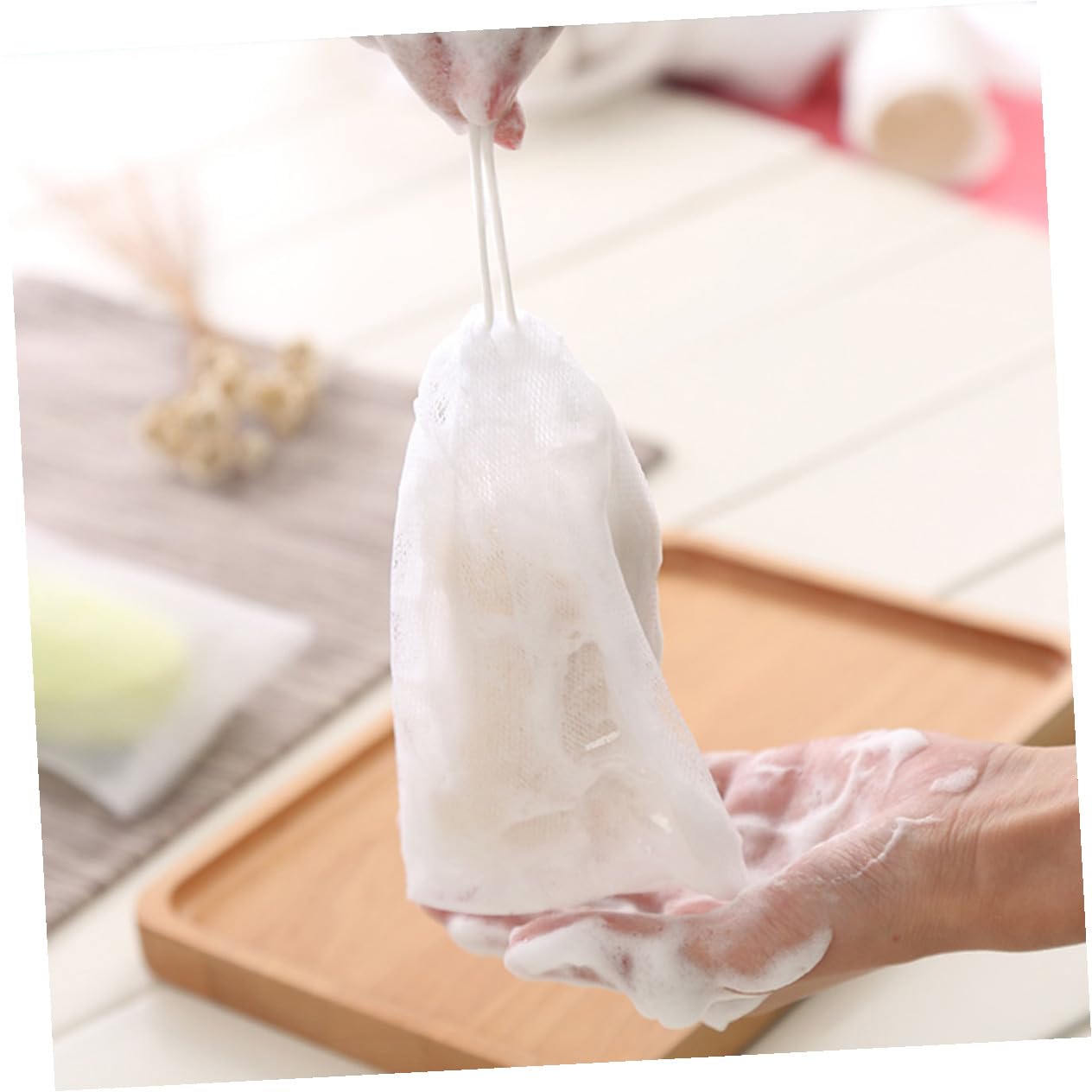 10pcs Foaming Mesh Soap Pouches Efficient Face Cleansing Net for Handmade Soap Easy Drying Comfortable Texture for Home Use and Travel