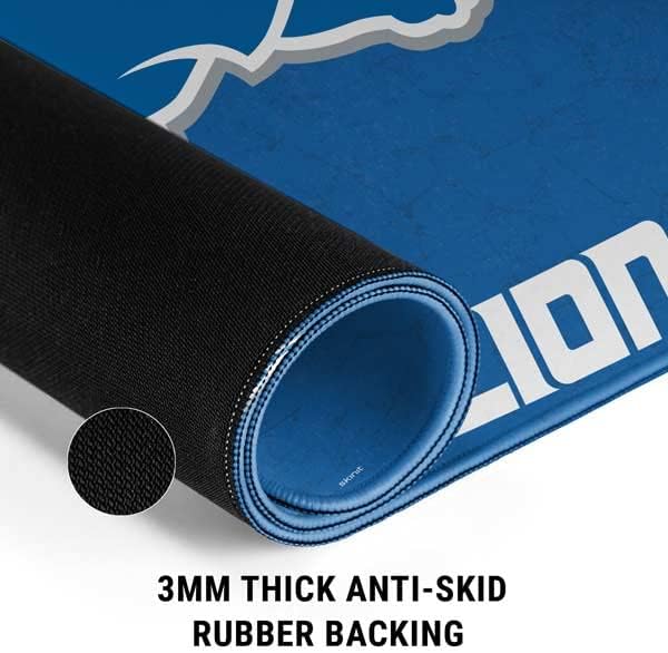 Vista 30 de Skinit Alfombrilla de mouse pequeña para juegos, diseño desgastado con licencia oficial de Detroit Lions con bordes cosidos, impermeable, base