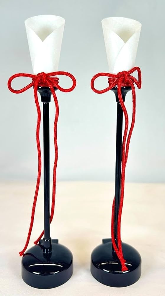 雛人形 雛道具 燭台 15号 ミニ油灯 赤紐 ひな道具 雪洞 小道具 海外土産 Amazon | 雛人形 雛道具 燭台 15号 ミニ油灯 赤紐 ひな道具 雪洞