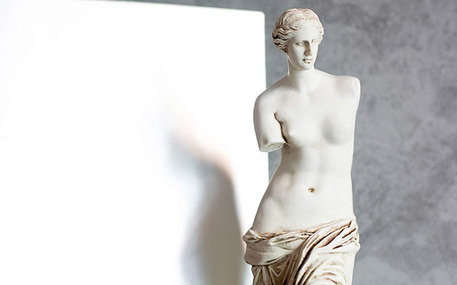 湯浴みのヴィーナス　人物像 女神 レトロ ミロのヴィーナス - Wikipedia