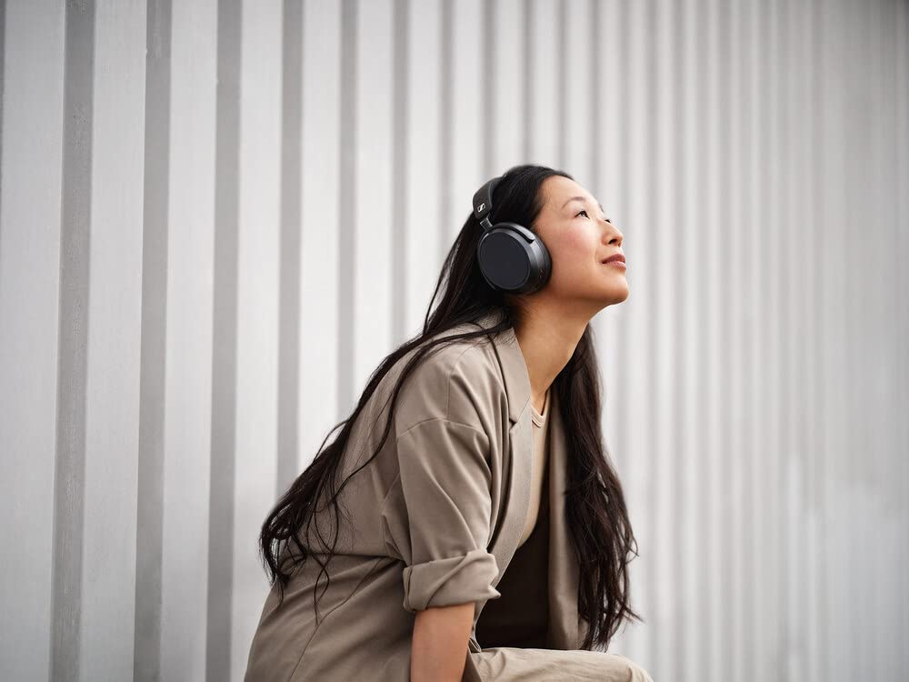 Sennheiser Momentum 4 Wireless Noise Cancelling Headphones - Bluetooth Over-Ear - Dettaglio