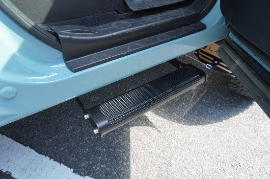 デリカD:5前期後期取り付けOKサイドステップ片側フロント&リアセット