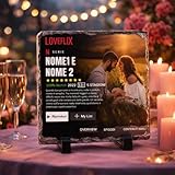 DIMENSIONI E DESIGN: Formato quadrato perfetto per esposizione su tavolo o montaggio a parete, con grafica ispirata alle serie TV che rende omaggio alla vostra storia d'amore come coppia di fidanzati