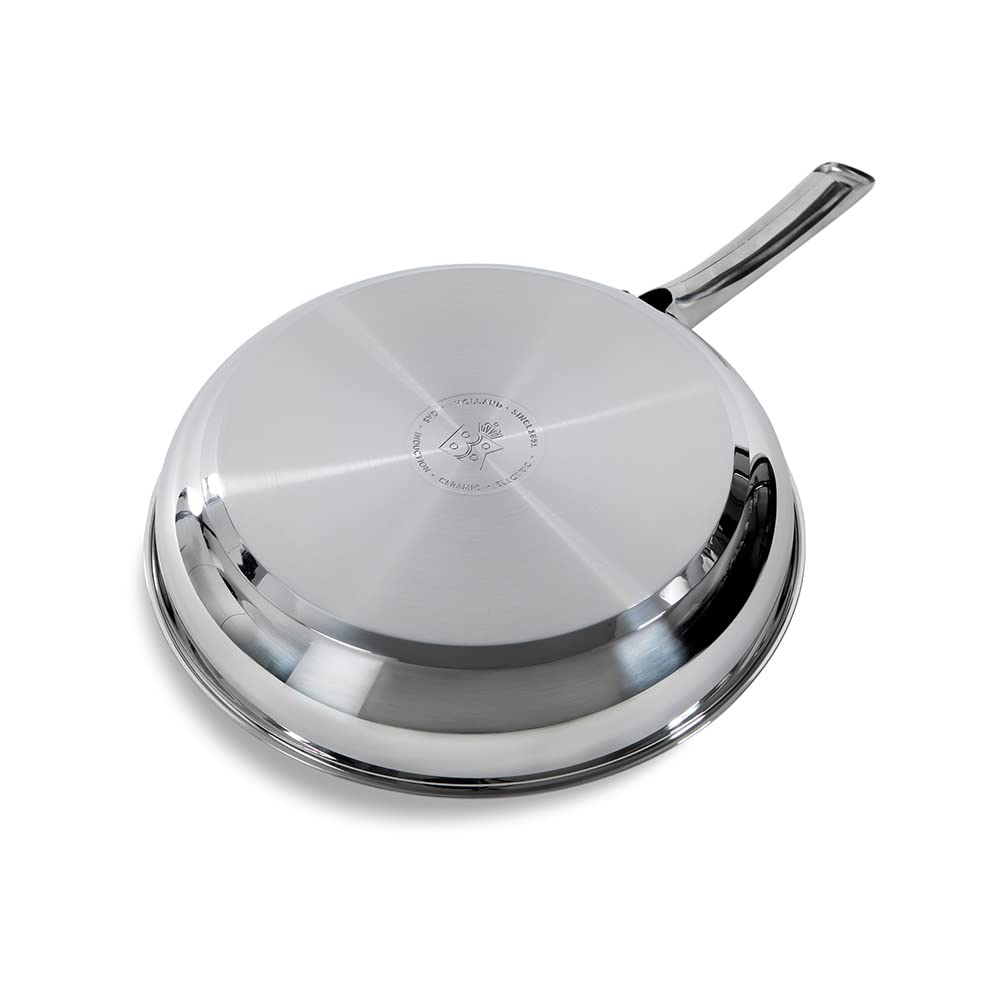 BK Bright Poêle à Frire en Acier Inox de 24 cm, Extérieur Poli, Poignée Stay Cool, Cuisson Professionnelle, Induction, Va au Four jusqu'à 230°C, Ustensiles en Métal, Lavable au Lave-Vaisselle, Argent