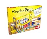 Spielerisches Lernen: Beim kreativen Spielen lernen die Kinder zwanglos und ohne Druck; Durch das Schreiben von Briefen und beim Zählen von Geld am Schalter lernen sie Fähigkeiten für die Zukunft