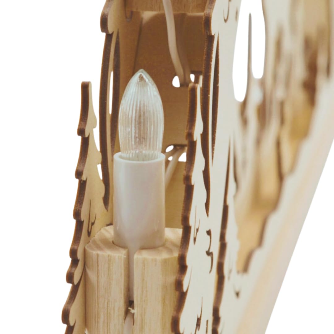 Lichterbogen ELB – Motiv Weihnachtsmann mit Geschenk | 32 x 56 x 5 cm – Schwibbogen aus Holz – Leuchtbogen mit 7 Kerzen – Original Erzgebirge Fensterbogen – Weihnachtsdeko