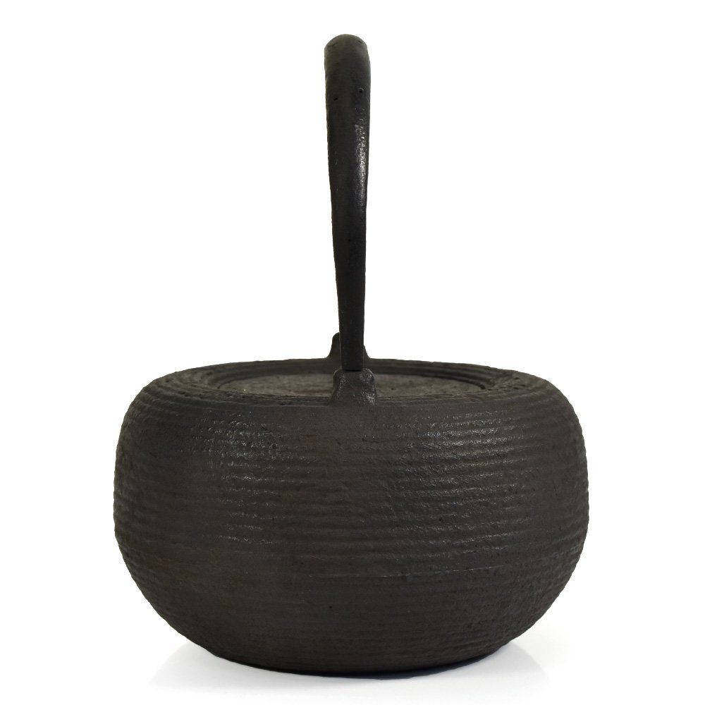 Amazon | 日本製 南部鉄器 鉄瓶 1.4L 桐箱入り IH対応 直火対応 (小泉