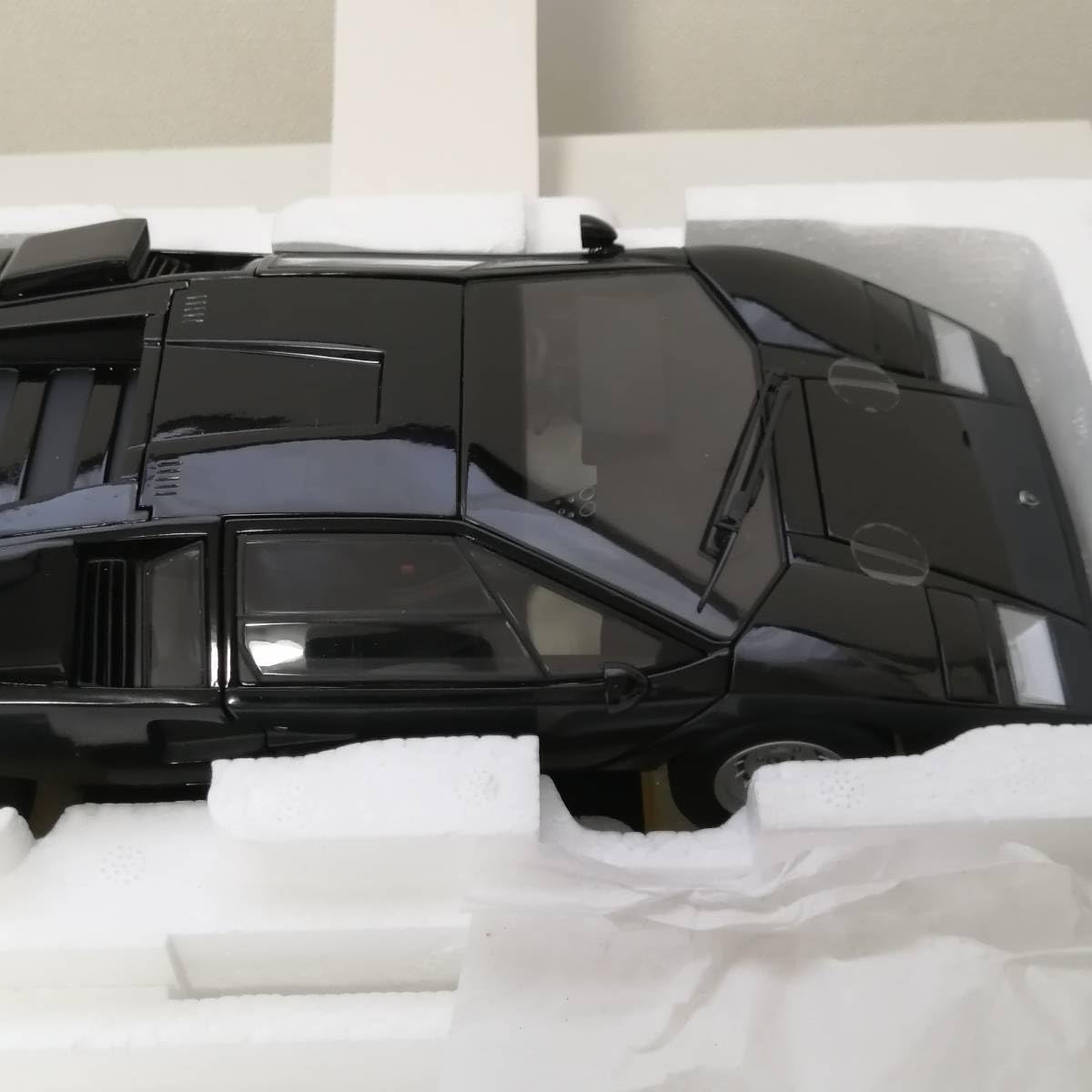 Amazon.co.jp: 京商 KYOSHO 1/18 LAMBORGHINI COUNTACH LP400