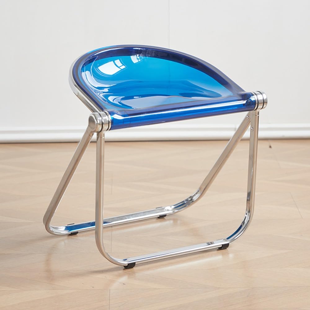 Chaises pliables en acrylique Slish : finis les salons encombrés par les sièges