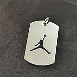 2. Die Basketballkette eignet sich für besondere Anlässe wie Dinnerpartys, Geburtstage usw. Die Halskette kann mit jedem Outfit Ihrer Wahl verwendet werden. Sie erhalten viele Komplimente
