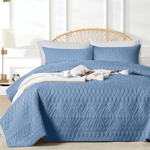 akkialla 118"x106" Bluish Grey California King Quilt Set, Oversized Floor-Length Bedspread, Boho Geometric Pattern Microfiber Coverlet, 3-Piece All Season Bedding with 2 Pillow Shams