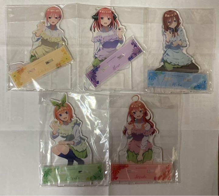 五等分の花嫁　特大アクリルスタンド　5人セット　制服エプロン Amazon.co.jp: 五等分の花嫁 制服エプロン 特大アクリルスタンド 5点