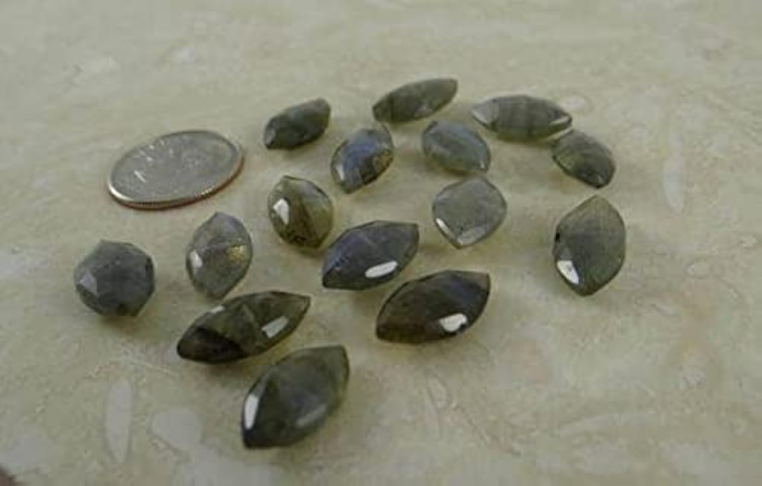 Labradorite perle facettée 14x9mm idéale pour créer un pendentif unique sans sertissage