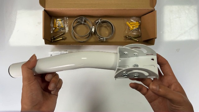 XRDS-RF Staffa Da Parete Per Antenna TV – Kit 3+2 Gambe, Robusta E Antivento, Per Albero Antenna, Con Bulloni Per Legno E Cemento - 2