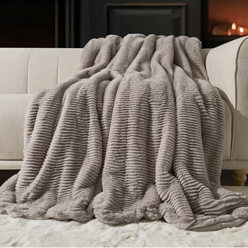 EVERGRACEHOME Ultra Soft Faux Fur Throw Blanket for Couch, Luxury...