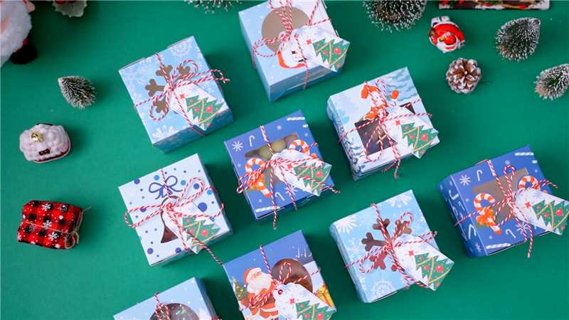 50 Pack Christmas Charcuterie Boxes With Clear Lids – Blue