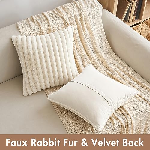MIULEE Plüsch Kissenbezug 40x40 Weihnachten Deko Flauschige Kissenbezüge Kunstpelz Fell Sofakissen Flauschig Dekokissen Kissenhülle für Wohnzimmer Schlafzimmer Sofa Kuschelkissen Weiß 2er Set