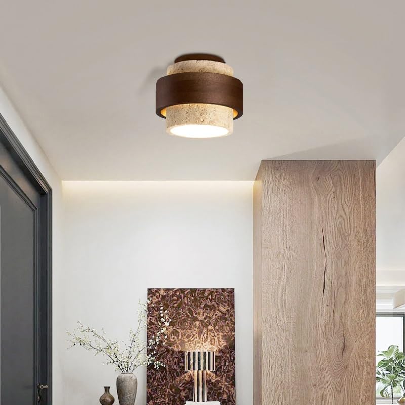 Plafonnier créatif bois foncé pour sublimer une pièce sombre
