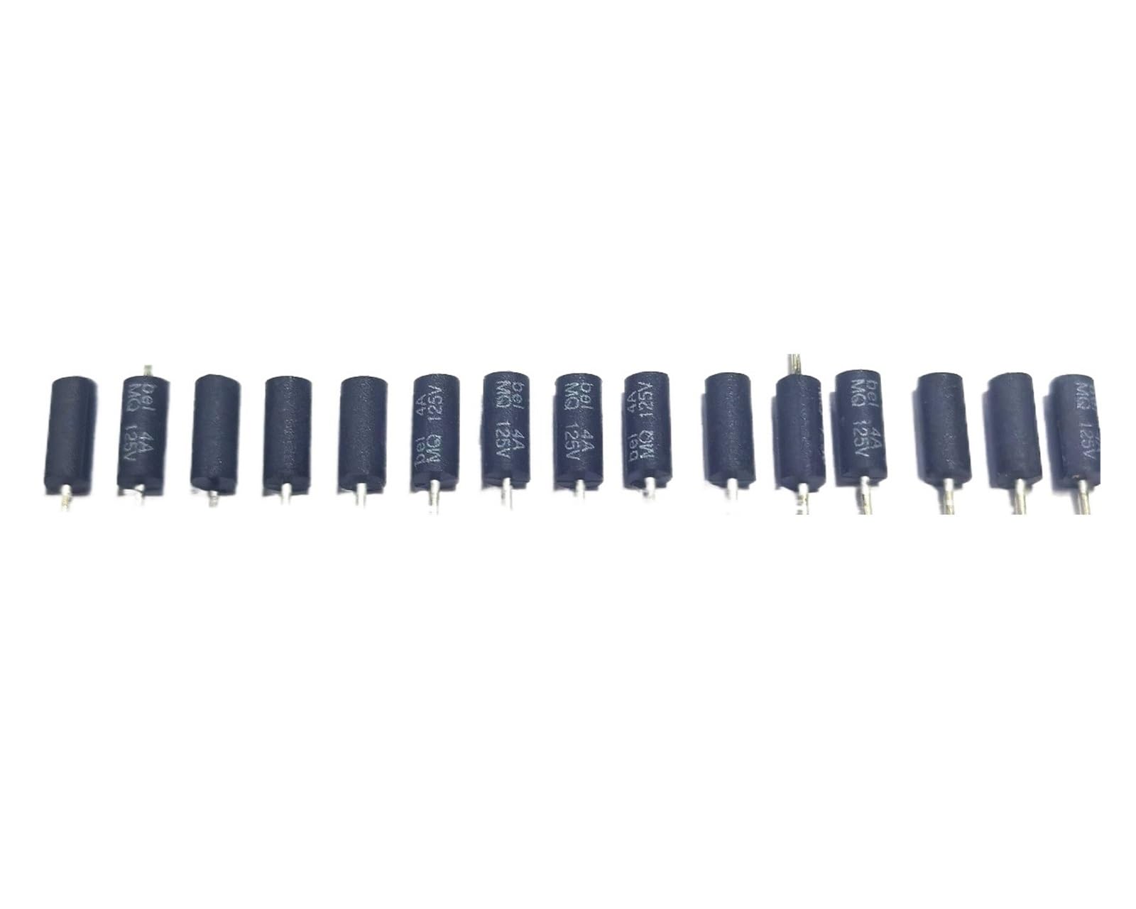Fusible à plomb axial MQ 4A 125V au format de résistance PICO de 2.6x7mm
