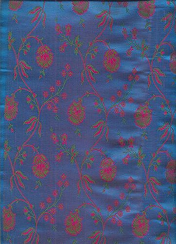 Brocart de soie bleu foncé motif floral rose pour confectionner une robe de soirée