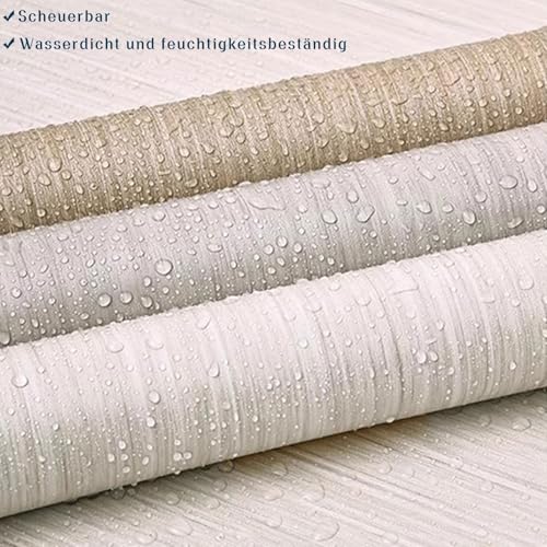 Papier peint autocollant bois pour masquer les rayures d'une table