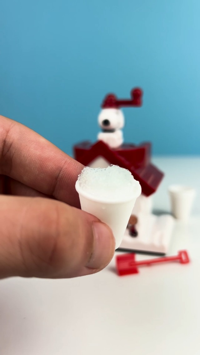 Amazon.com: World's Smallest Snoopy SNO-Cone Machine, Mini Ice
